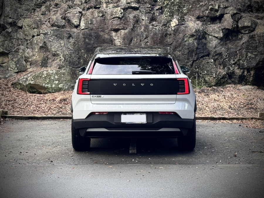 2026 Volvo EX30 Cross Country  Ultra Twin Motor Performance SUV Image 7