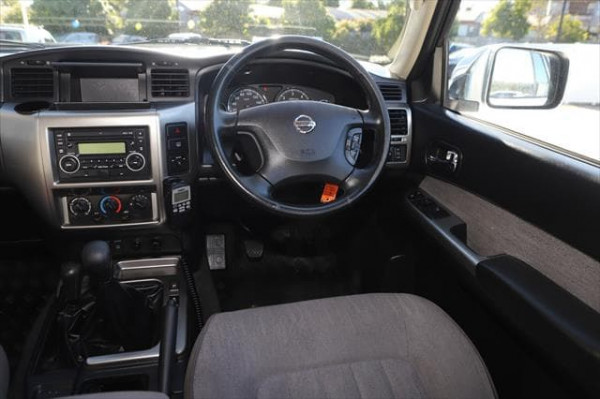 2015 Nissan Patrol Y61 ST N-TREK Suv