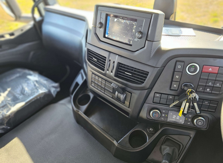 2025 Iveco S-way AXLE RIGIDS Cab Chassis Image 15