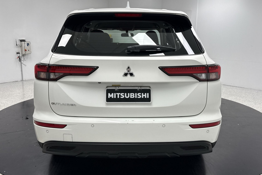 2022 MY22.5 Mitsubishi Outlander ZM ES SUV Image 10