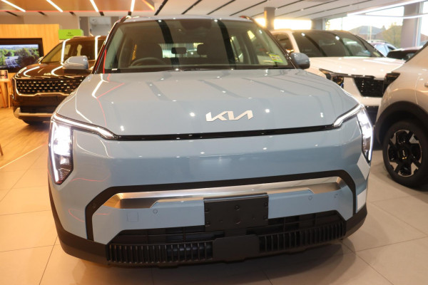 2026 MY27 Kia EV3 SV Earth SUV Image 4