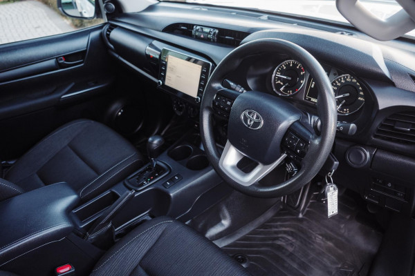 2023 Toyota HiLux GUN126R SR Cab Chassis Image 9