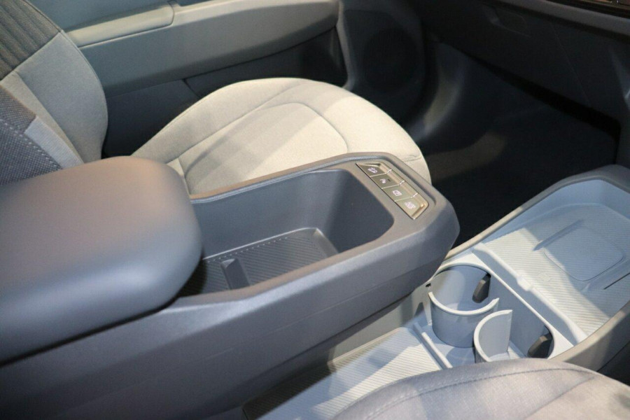 2025 Kia EV3 SV Air Standard Range SUV Image 16