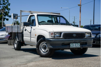 1998 Toyota Hilux RZN149R (No Badge) Cab chassis Image 2