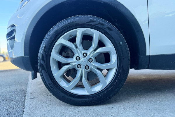 2018 MY19 Land Rover Discovery Sport L550 SD4 HSE SUV Image 24