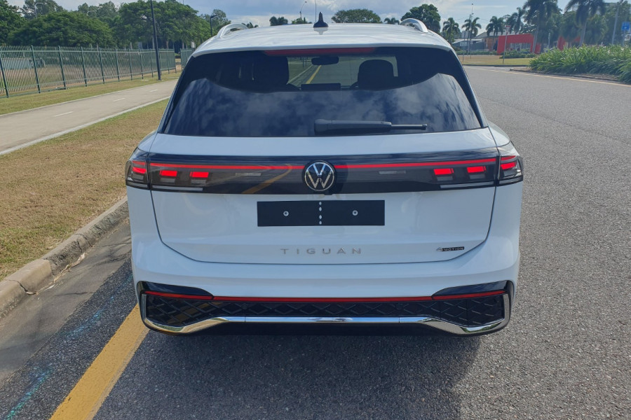2025 Volkswagen Tiguan CT 195TSI R-Line SUV Image 6