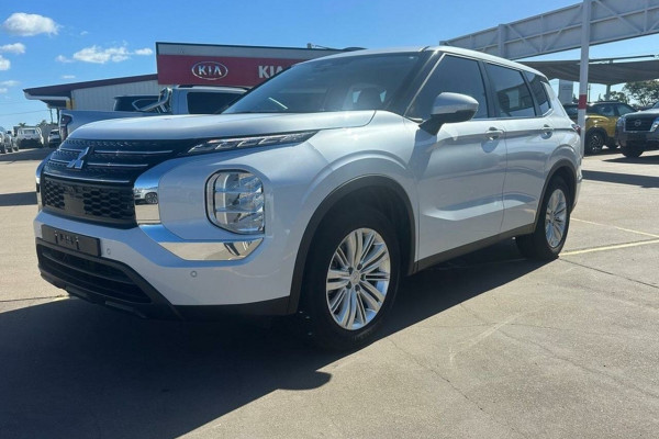2022 MY23 Mitsubishi Outlander ZM ES SUV Image 10