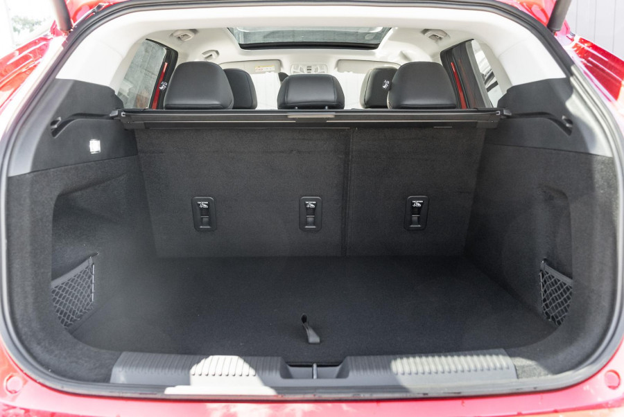 2024 MY24.5 MG HS AS33 Essence SUV Image 22