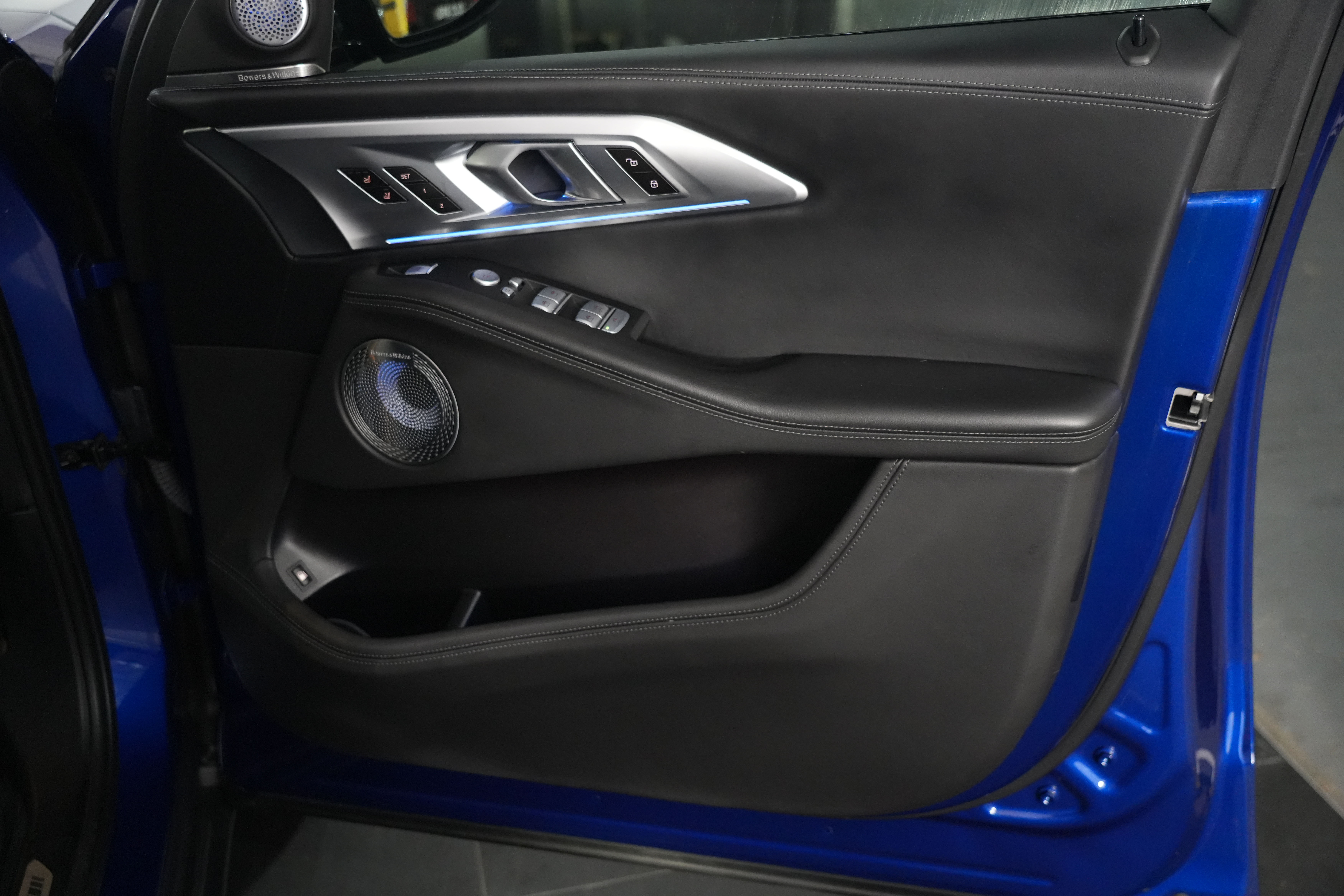 2023 BMW XM V8 Hybrid SUV Image 51