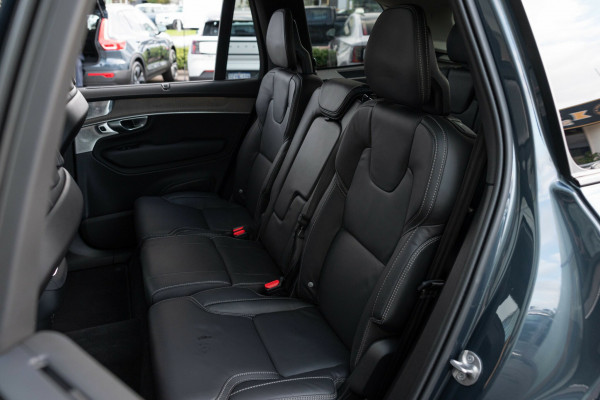 2025 MY26 Volvo XC90 L Series Ultra B5 Dark SUV Image 5