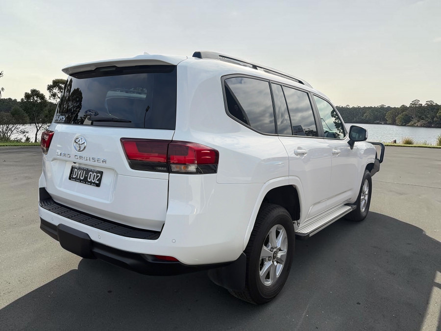 2024 Toyota LandCruiser FJA300R GXL SUV Image 2