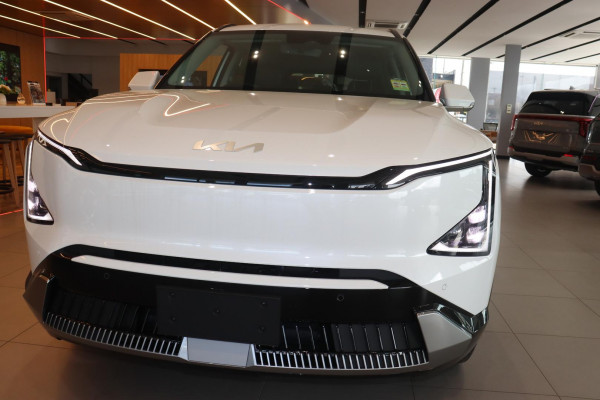 2026 Kia EV5 OVc Earth SUV Image 3
