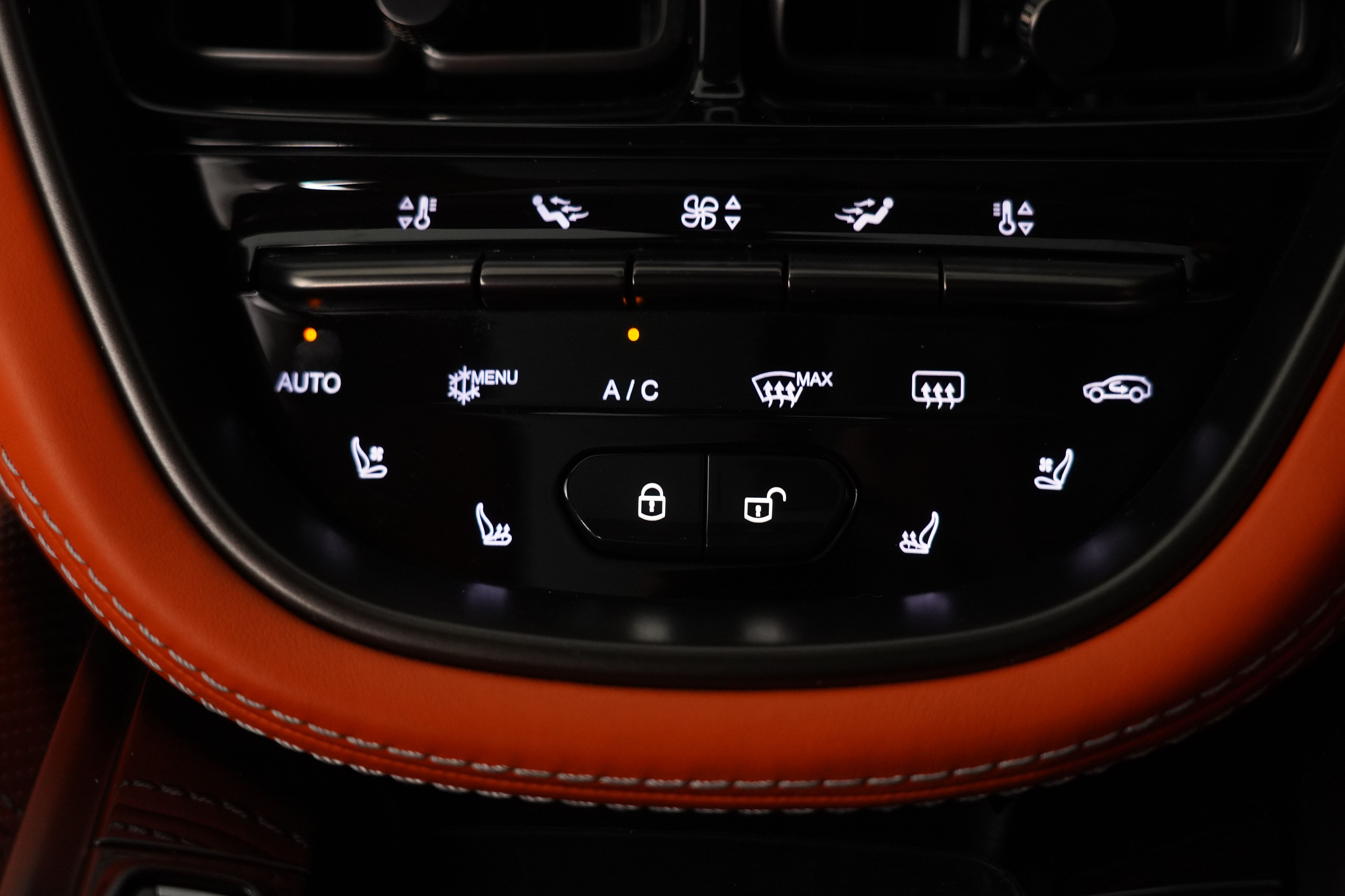 2021 Aston Martin DBX 1913 Specification SUV Image 40