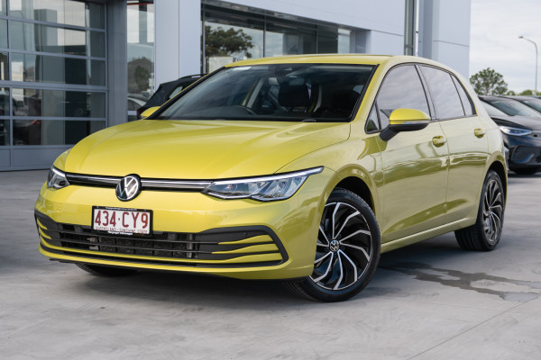 Volkswagen Golf 110TSI Life 8