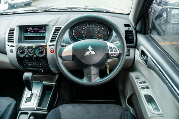 2012 Mitsubishi Challenger PB Wagon Image 10