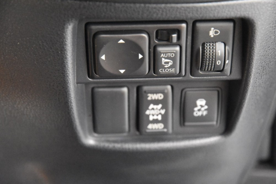 2014 Nissan JUKE F15 Ti-S Hatchback Image 19