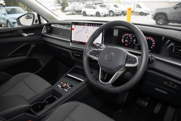 2025 Volkswagen Tayron R4 150TSI Life SUV image 6