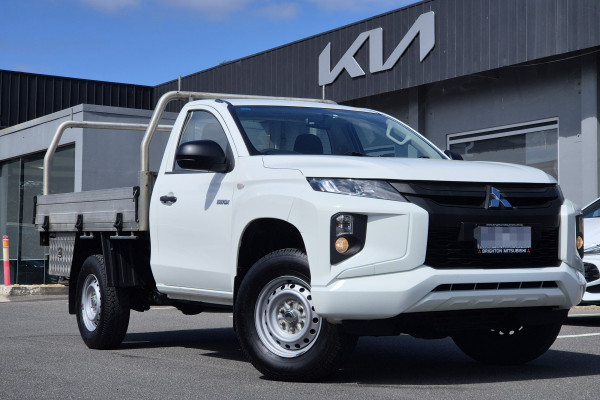 2022 MY22.5 Mitsubishi Triton MR GLX Cab Chassis Image 1