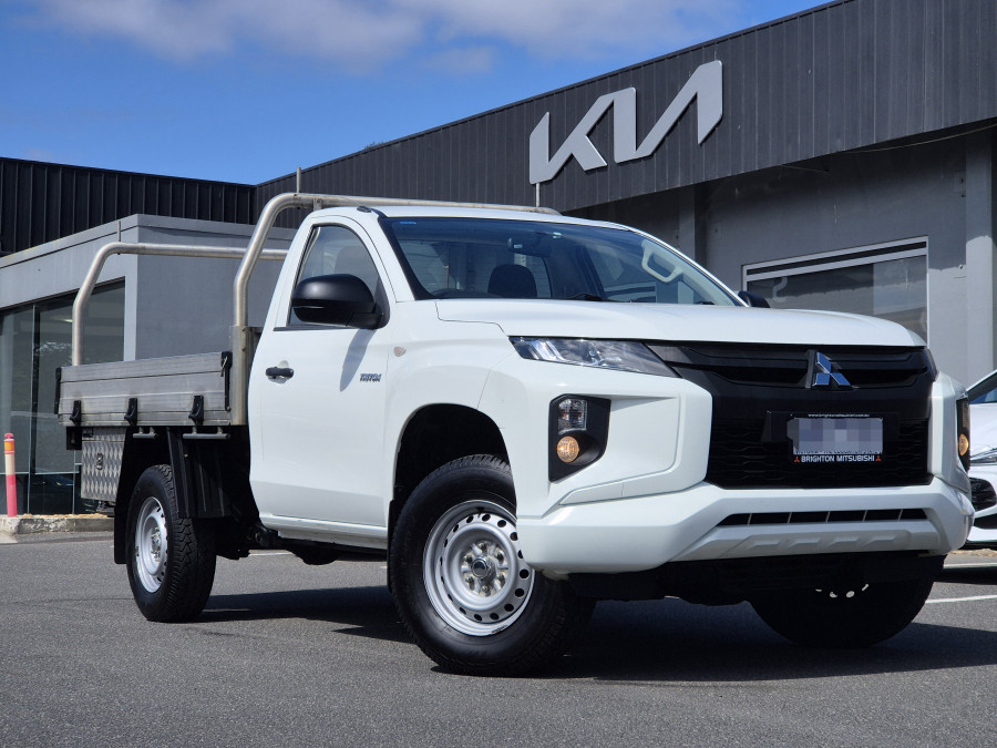 2022 MY22.5 Mitsubishi Triton MR GLX Cab Chassis Image 1