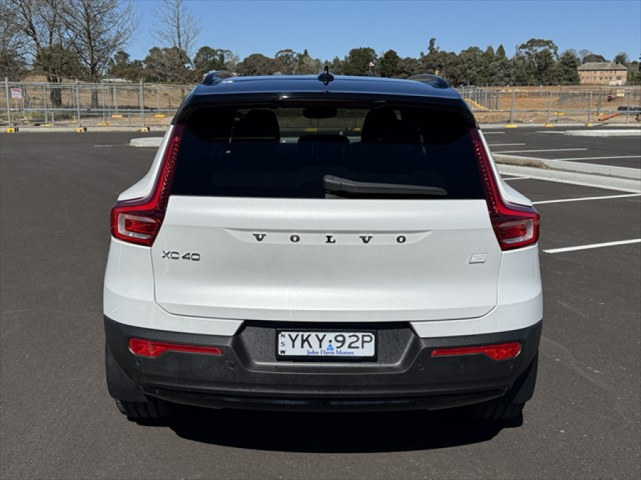 2021 MY22 Volvo XC40 XZ Recharge Pure Electric SUV Image 4