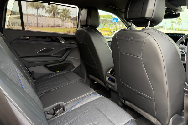 2025 MY26 Volkswagen Tayron R4 195TSI R-Line SUV Image 11