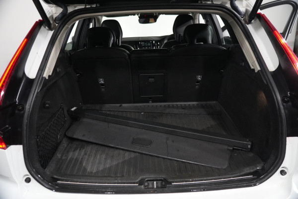 2019 Volvo XC60 UZ D4 Momentum SUV Image 32