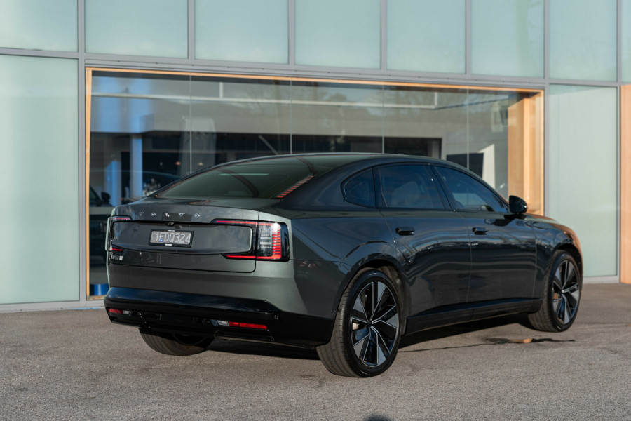 2026 Volvo ES90  Plus Single Motor Sedan Image 2