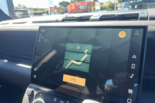 2025 MY26 Land Rover Defender L663 110 D350 X-Dynamic SE SUV Image 23