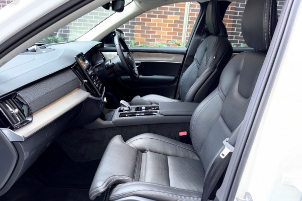 2025 MY26 Volvo XC90 L Series Ultra B5 Dark SUV