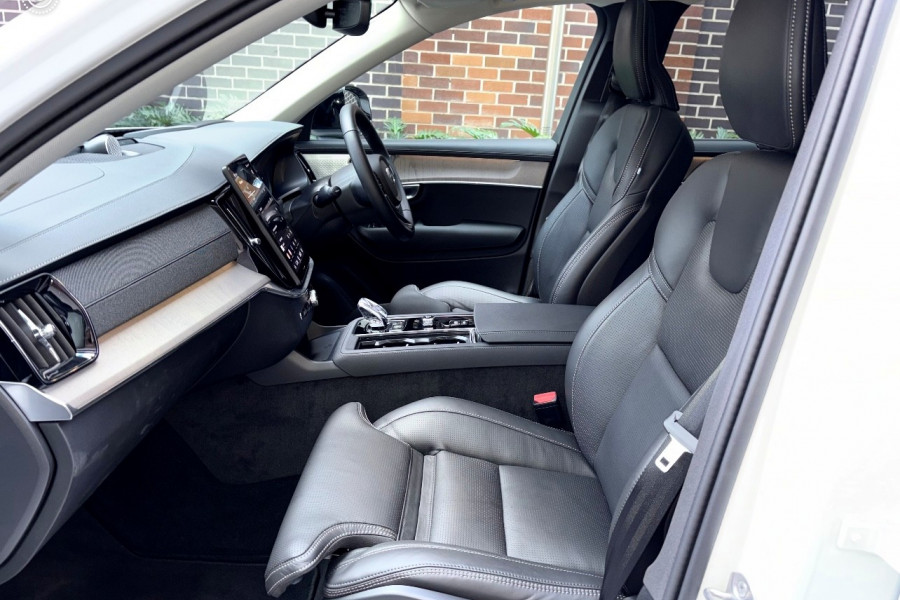 2025 MY26 Volvo XC90 L Series Ultra B5 Dark SUV