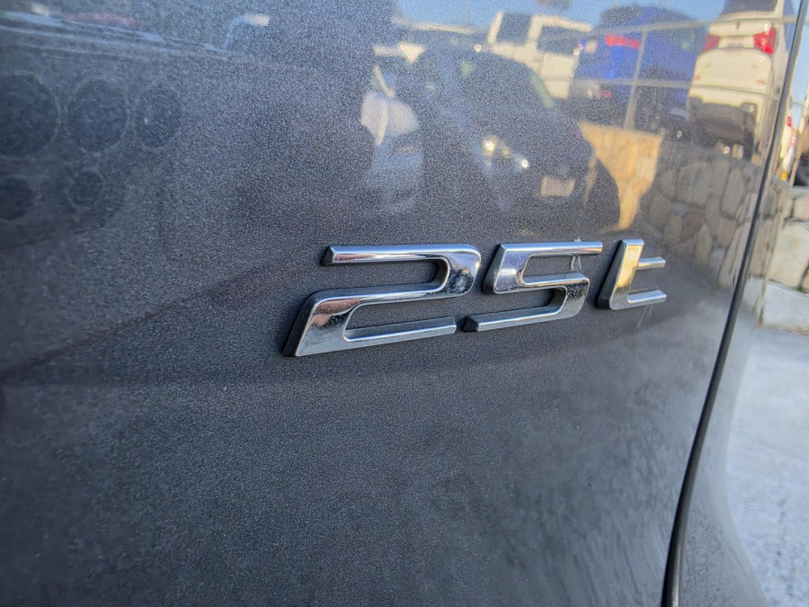 2017 MY18 Jaguar F-PACE X761 25t R-Sport SUV Image 27