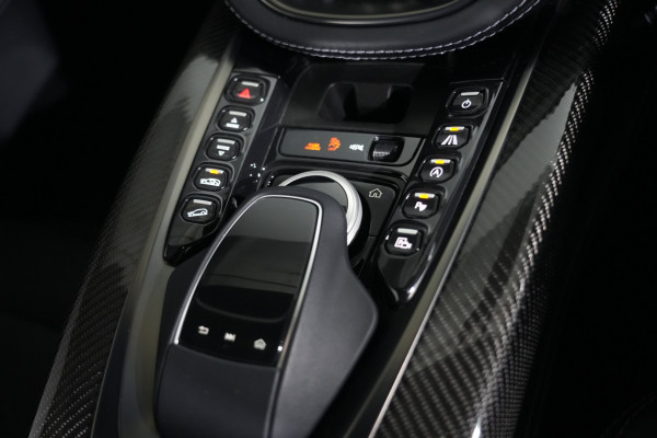 2022 Aston Martin DBX SUV Image 16