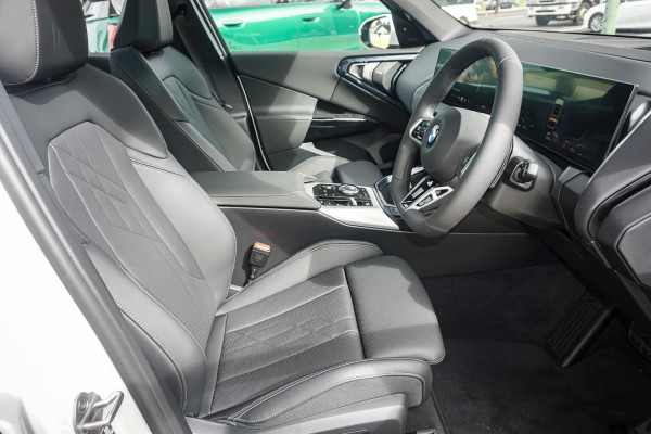 2025 BMW X3 G45 20 xDrive SUV image 6