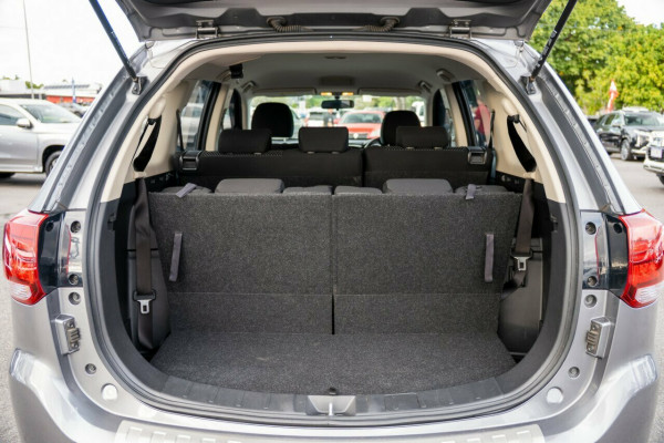 2019 Mitsubishi Outlander ZL ES SUV Image 8