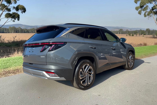 2026 Hyundai Tucson NX4.V4 Hybrid Premium SUV Image 4