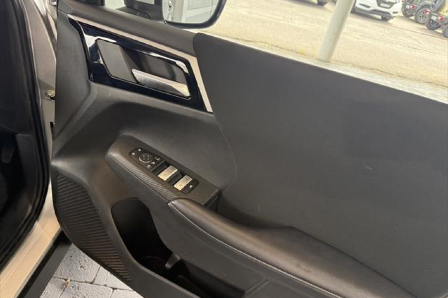 2023 MY24 Mitsubishi Outlander ZM LS SUV Image 16