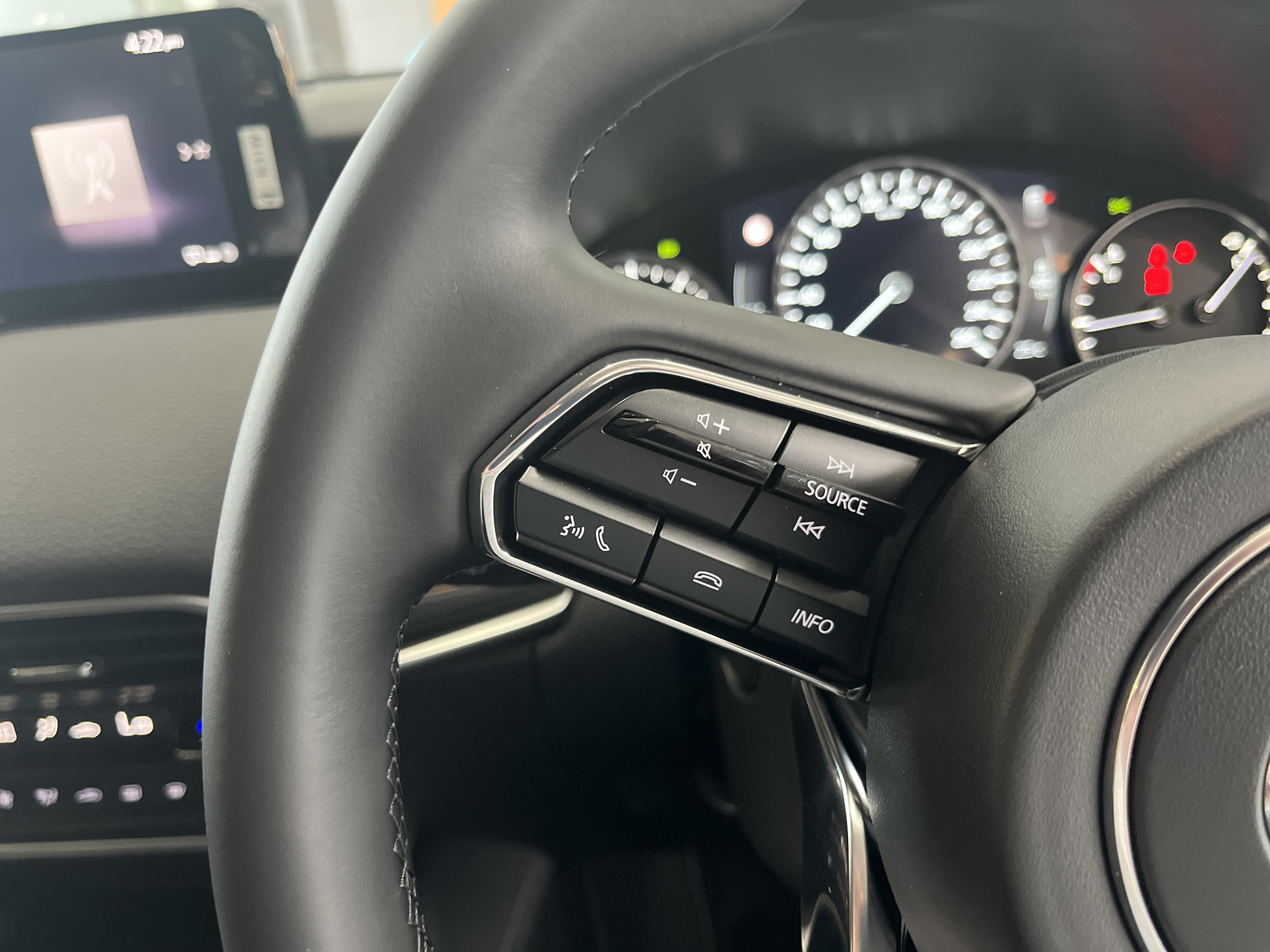 2024 Mazda CX-80 KL G40e Touring SUV Image 21