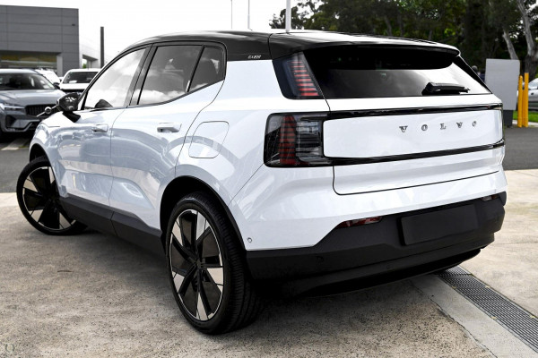 2025 Volvo EX30  Twin Motor Performance Ultra SUV Image 4