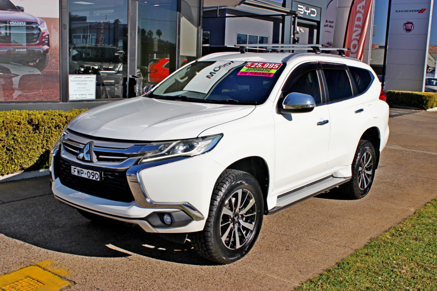 2016 Mitsubishi Pajero Sport QE GLS SUV Image 1