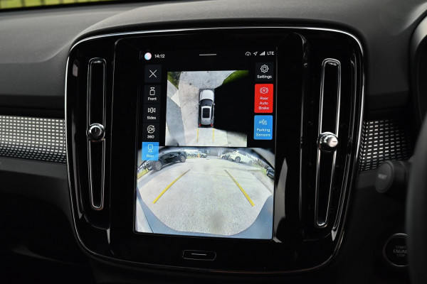2025 Volvo XC40 XZ Ultra B4 Bright SUV Image 7