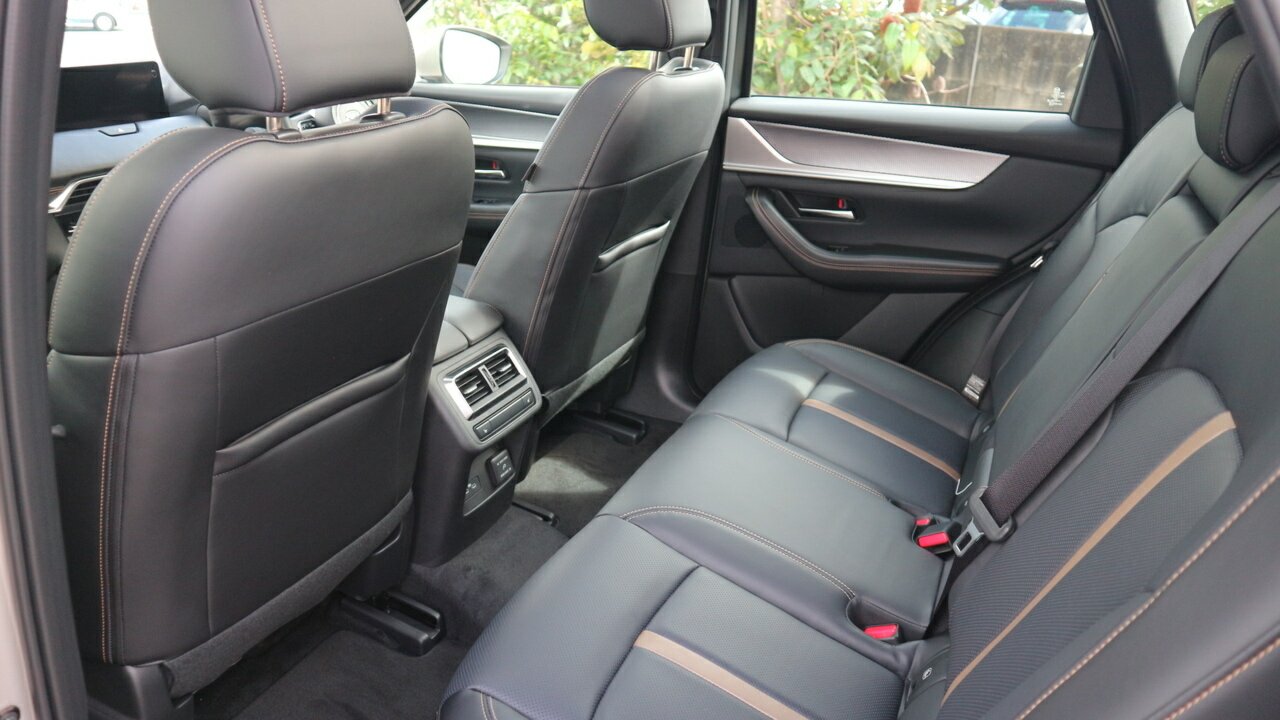 2025 Mazda CX-60 KH0HB P50e Azami SUV Image 19