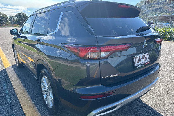 2024 Mitsubishi Outlander ZM LS SUV Image 5