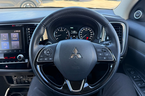 2021 Mitsubishi Outlander ZL Exceed SUV Image 15