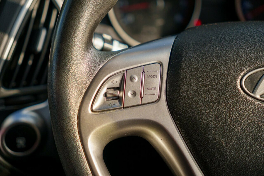 2010 Hyundai ix35 LM Active SUV Image 11