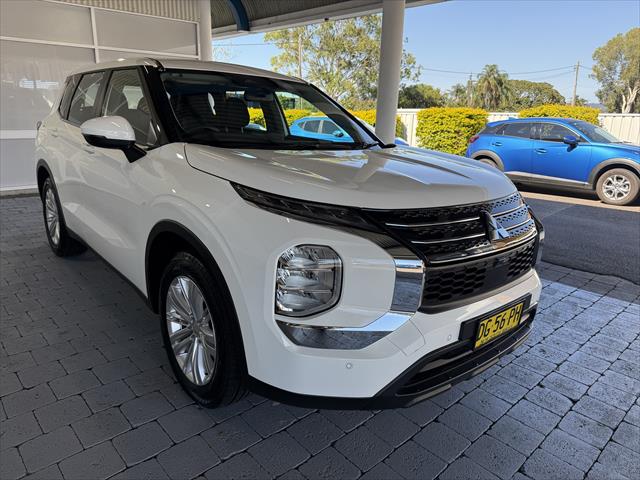 2022 MY23 Mitsubishi Outlander ZM ES SUV Image 3
