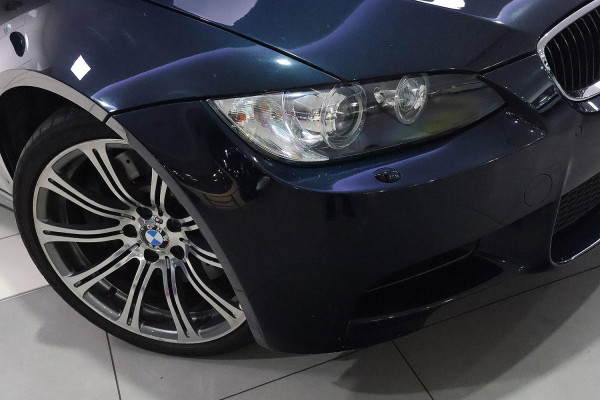 2011 BMW M3 E93  Convertible image 3