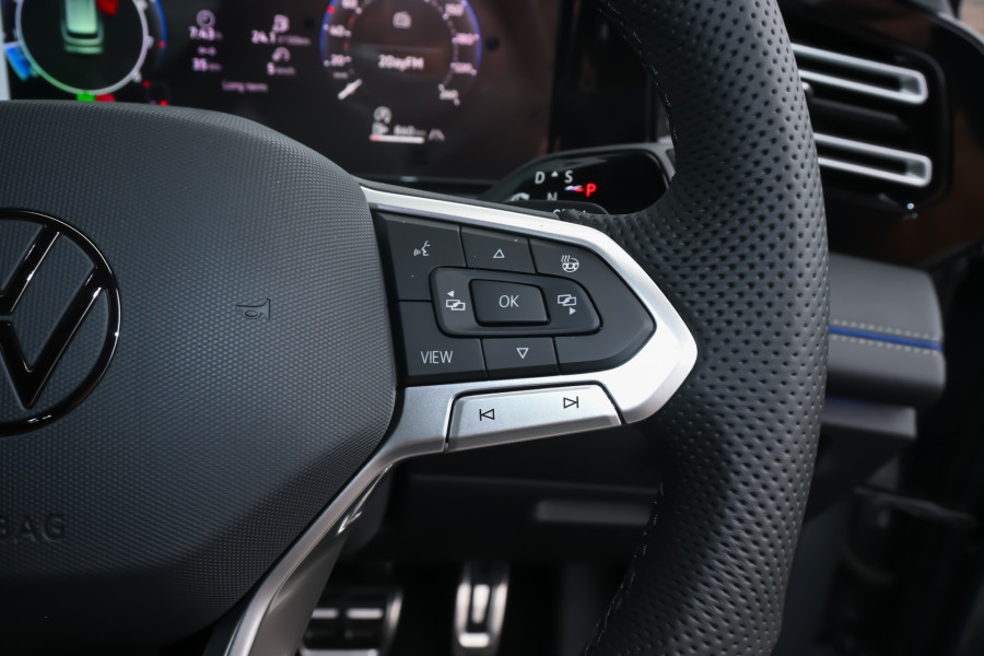2025 MY26 Volkswagen Tiguan CT 195TSI R-Line SUV Image 13