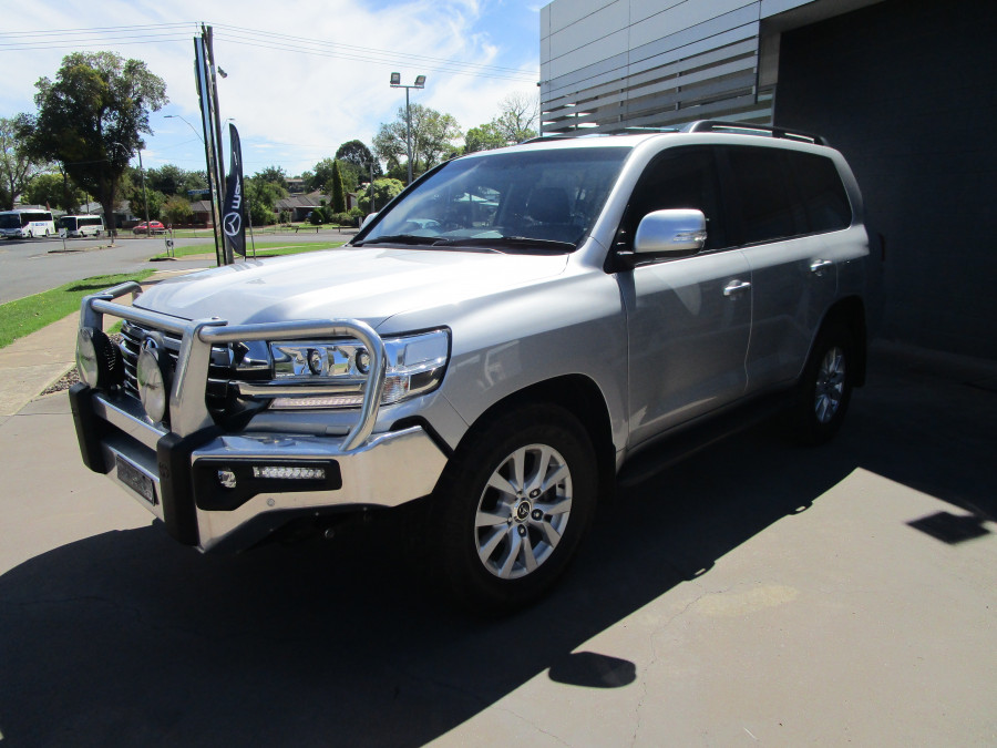 2020 Toyota LandCruiser VDJ200R VX SUV Image 3
