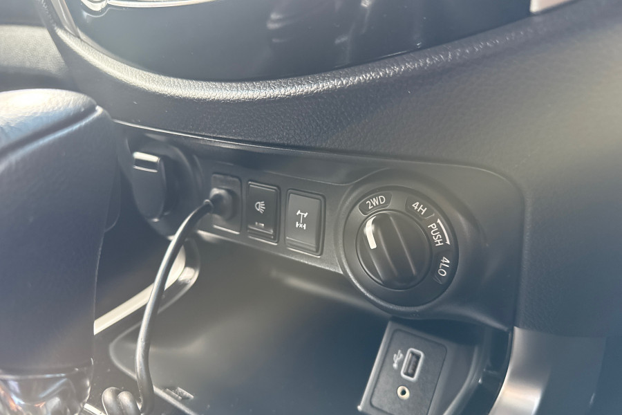 2020 Nissan Navara D23 Series 4 ST King Cab Pickup Image 22