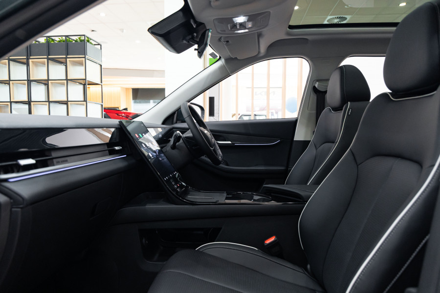 2026 Jaecoo J5  Summit SUV